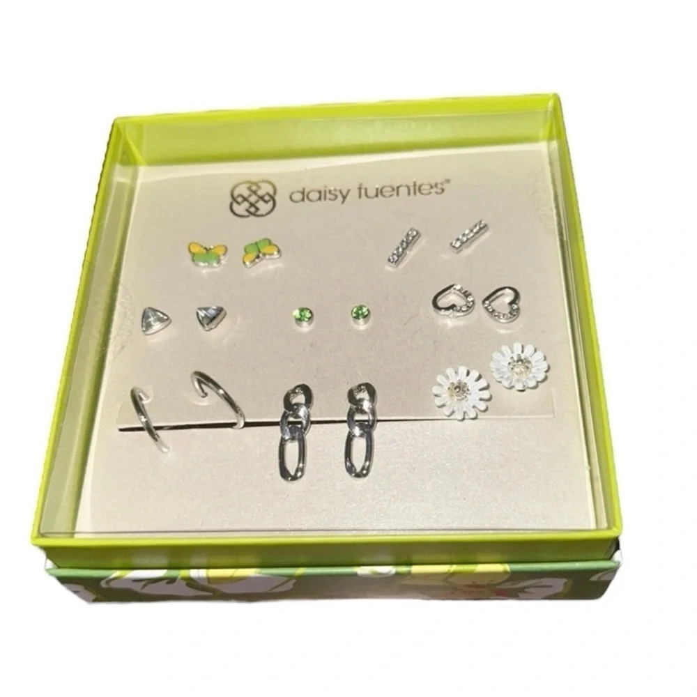2 NEW Box Sets of Earrings - Daisy Fuentes and MixIt Sensitive Ears - Picture 2 of 14